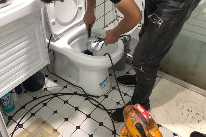 赣州马桶堵塞自己疏通还是找师傅？专业上门服务让你省时更省心